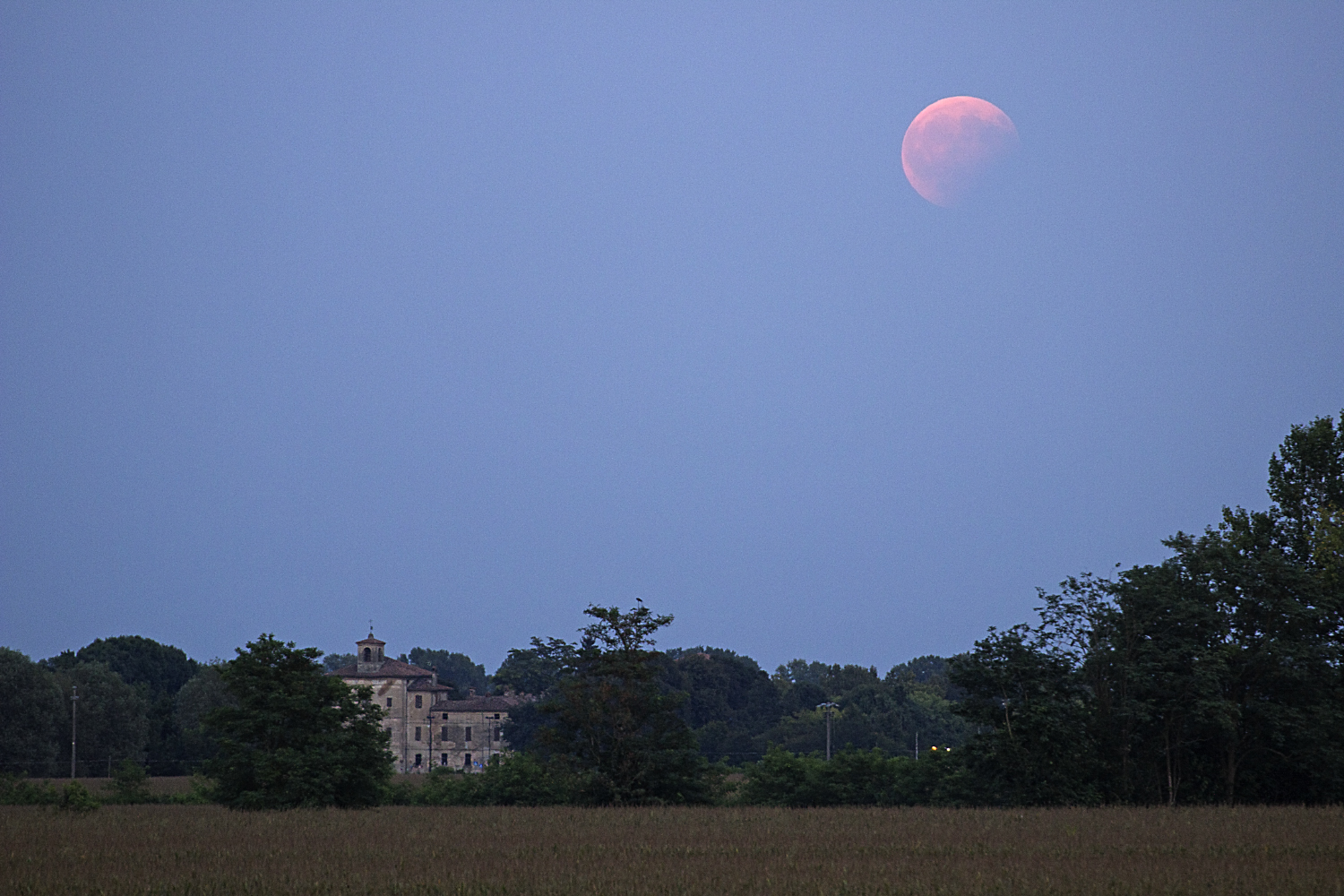 Eclisse_di_Luna_palazzo_Landi_07-08-2017.jpg