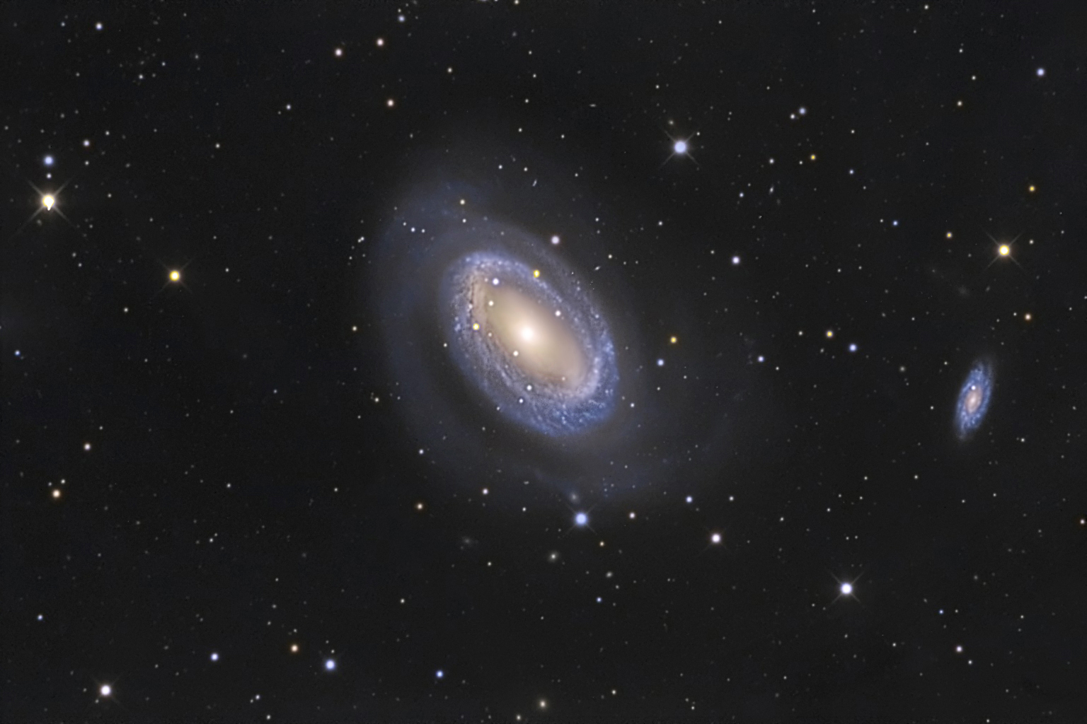 NGC4725 LRGB.jpg